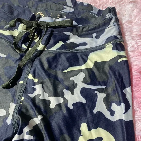 The Upside Leggings - Picture 2 of 6